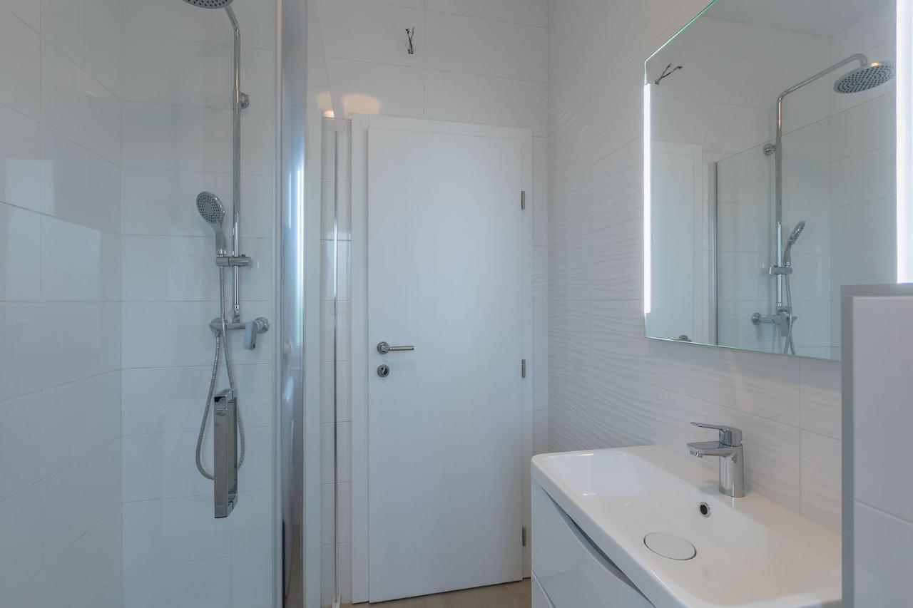 Premium 100M2 Sea View Apartment Ližnjan Dış mekan fotoğraf
